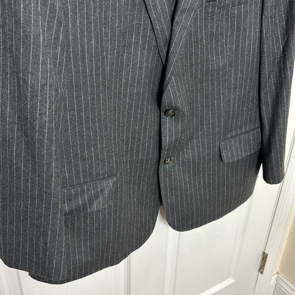 LAUREN Ralph Lauren wool cashmere gray pinstripe blazer size 46 R sports coat
